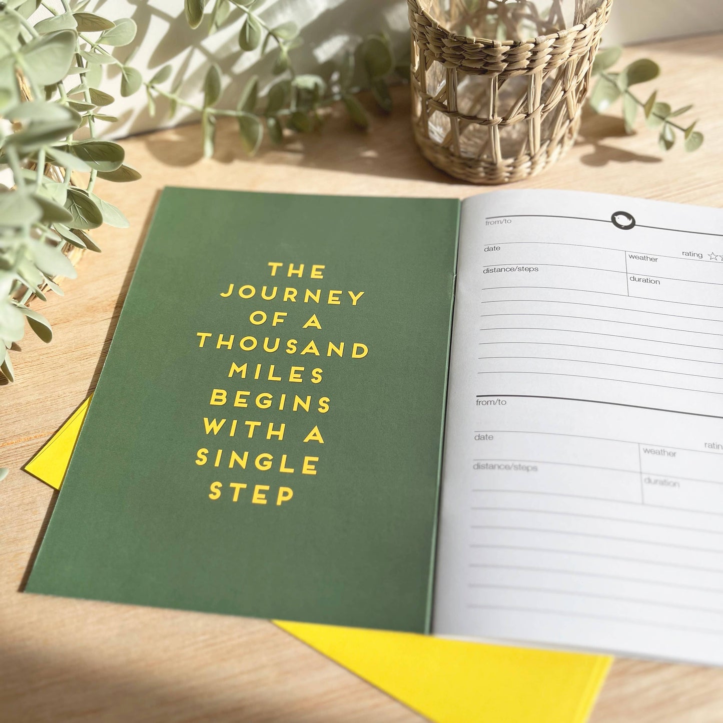 Walking logbook lighthouse - Illustrated by Onneke